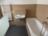 (02c) Bad hinten - Wanne - 
