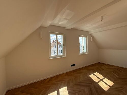 900 - 8 Zimmer Einfamilienhaus in Pfungstadt