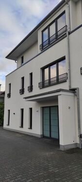 Hausansicht links - 4 Zimmer Einfamilienhaus zur Miete in Bad Oeynhausen