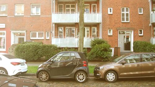 Straßenansicht - Provisionsfrei* Zweizimmerwohnung mit Balkon, Dielen, zentral, vermietet, provisionsfrei