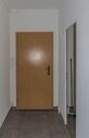 Wohnungstür, rechts Küche - 