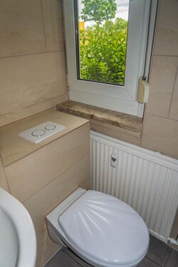 WC mit Fenster - 