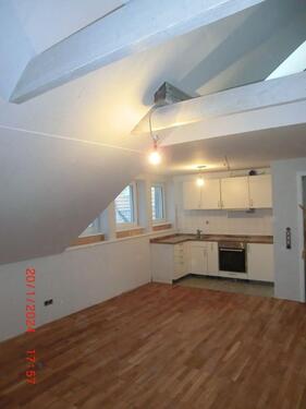 Wohnküche - Helle, komfortable Dachgeschosswohnung in RT-Altstadt, Bahnhofsnähe, 100% erneuerbare Energie