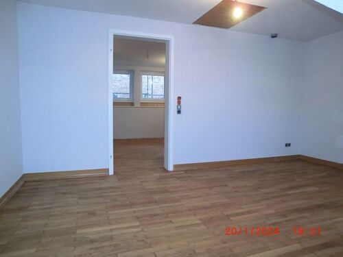 Schlafen/Arbeiten/Wohnen Blick in Essbereich - 