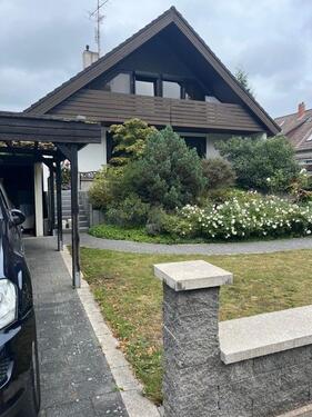 Hausansicht Vorgarten Strasse - Provisionsfrei* Ein schöner Platz zum entspannen