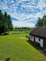 Blick aus Scheune Richung Südost - Mehrfamilienhaus, Wohnhaus mit 165,00 m&sup2; in Gremersdorf-Buchholz zum Kaufen