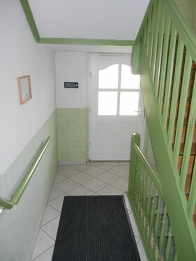 Hauseingang innen - 2 Zimmer 2- Zimmerwohnung zur Miete in Borna
