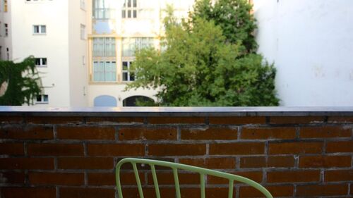 Blick vom Balkon (im Sommer) - 1 Zimmer Etagenwohnung in Berlin