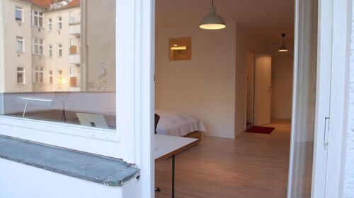 Blick vom Balkon in die Wohnung - 