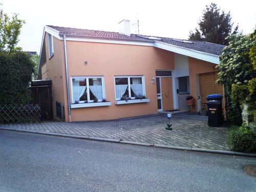 Aussenansicht - Gemütliche 3 Zimmer Dachgeschosswohnung mit EBK und Balkon