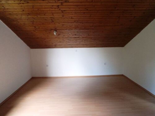 Wohnzimmer - Dachgeschoßwohnung mit 63,00 m&sup2; in Weil im Schönbuch zur Miete