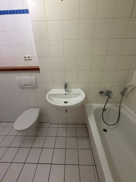 Badezimmer mit Badewann - 