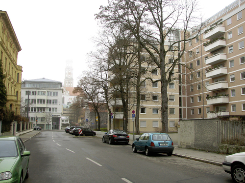 Hochfeldstrasse mit St. Ulrich im Hintergrund - 