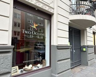 Zwei separate Ladenlokale zum Preis von einem !! in Köln-Neustadt-Süd. Ideal für Coworking, Start-ups oder Agenturen. Ab 01.01.2026 frei, aktuell als Shared Office mit Reisebüro genutzt.