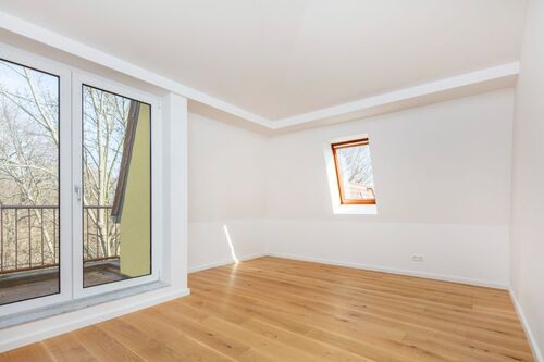 bedroom_with_balcony - 