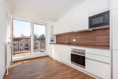 new_kitchen_with_balcony - 