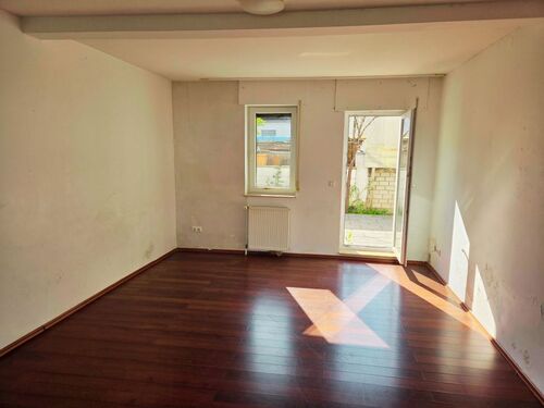 Zimmer 5 EG-Wohnzimmer Zugang Terrasse - 