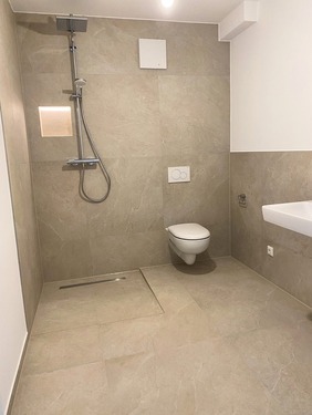 Gäste-Bad - 3- Zimmerwohnung mit 116,75 m&sup2; in Augsburg zum Kaufen