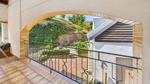 fac4b086217e412ba80aea2f139f9a75_95_CAM01984G0-PR0509-STILL027 - 