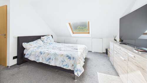 CAM01984G0-PR0492-STILL016 - 