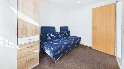 CAM01984G0-PR0492-STILL013 - 