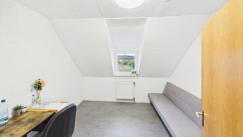 CAM03143G0-PR0192-STILL010 - 