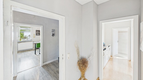 CAM03143G0-PR0190-STILL014 - 