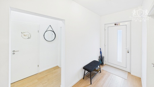 CAM01984G0-PR0514-STILL008 - 