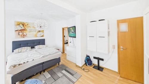 CAM01984G0-PR0520-STILL003 - 