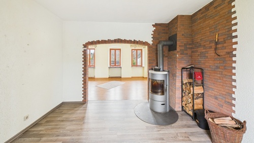 CAM03143G0-PR0191-STILL008 - 