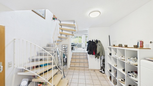 CAM01984G0-PR0520-STILL005 - 