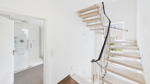 CAM01984G0-PR0499-STILL013 - 