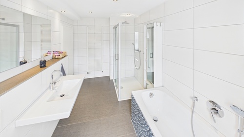 CAM01984G0-PR0499-STILL011 - 