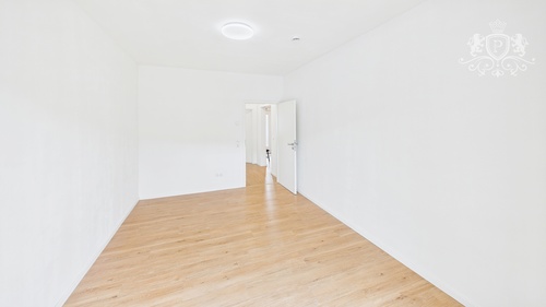 CAM01984G0-PR0514-STILL011 - 