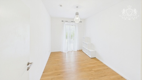 CAM01984G0-PR0514-STILL001 - 