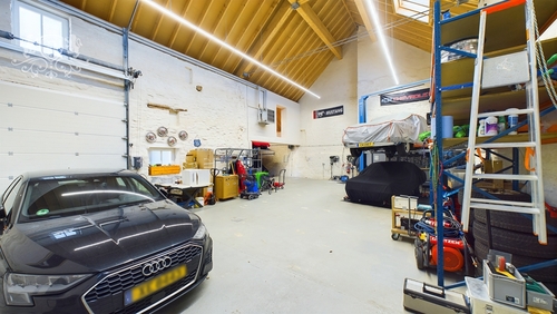 CAR-ROOM & Werkstatt - 