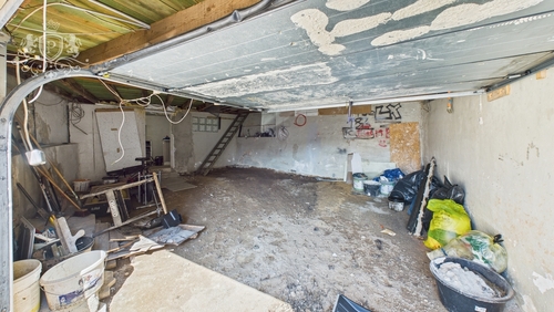 CAM01984G0-PR0457-STILL017 - 