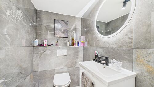 CAM01984G0-PR0474-STILL011 - 