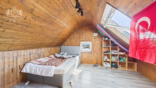 CAM01984G0-PR0457-STILL013 - 