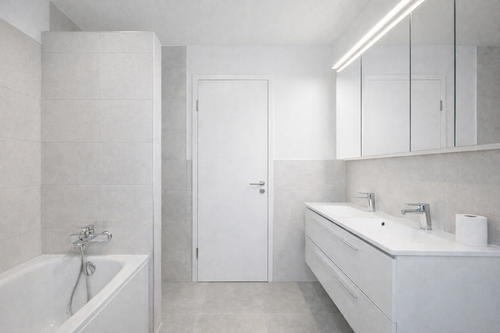 ERDGESCHOSS - BADEZIMMER NACHHER (KI) - 