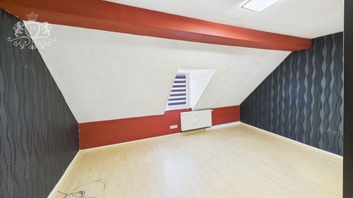 9565d2fe842e43d09adc196c861689dd_95_CAM01984G0-PR0465-STILL013 - 