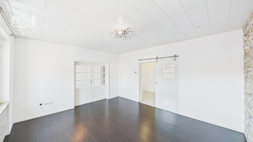 56d898a7c4a246aab49216ecf214f68d_95_CAM01984G0-PR0465-STILL004 - 