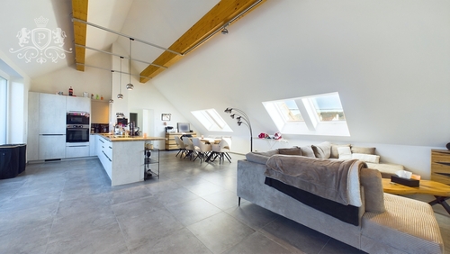 CAM01984G0-PR0442-STILL012 - 