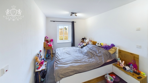 CAM01984G0-PR0442-STILL005 - 