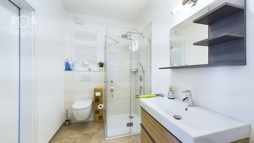 CAM01984G0-PR0442-STILL030 - 