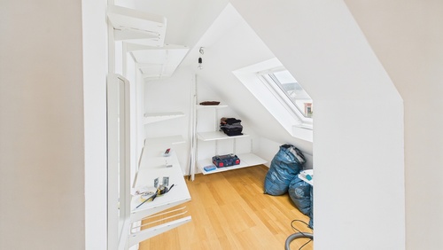 CAM01984G0-PR0499-STILL008 - 