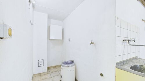 CAM03143G0-PR0189-STILL025 - 