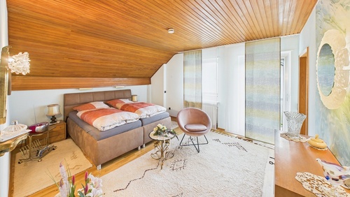 CAM01984G0-PR0519-STILL006 - 