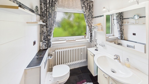 CAM01984G0-PR0521-STILL006 - 