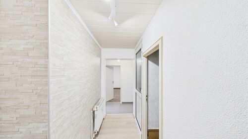 CAM03143G0-PR0197-STILL008 - 